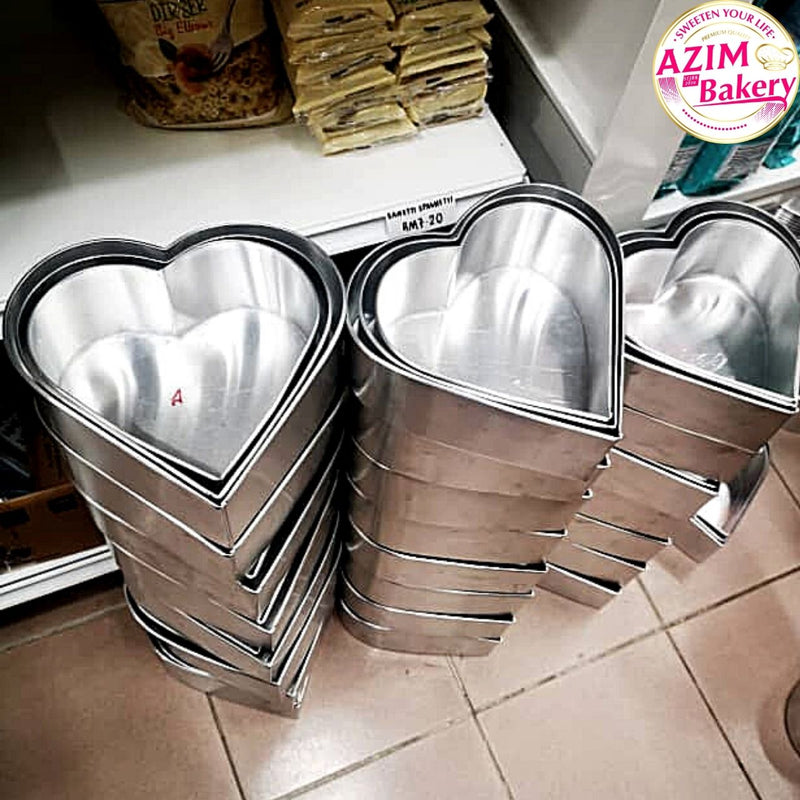 Loyang Love | Heart-shaped baking pan